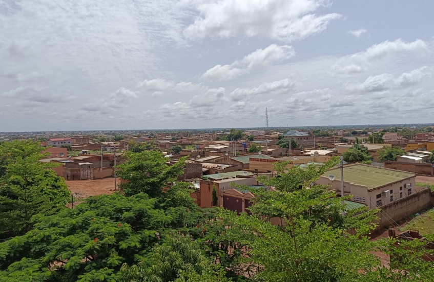 Kerpiç Duvarların Sessizliği: Burkina Faso’da Bir Yıl