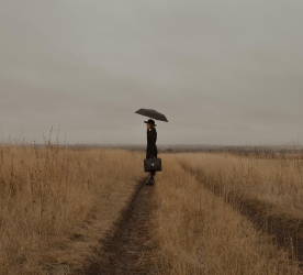 DÜNYANIN BİR YERLERİ