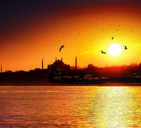 HİÇLİĞİN AGORASINDA